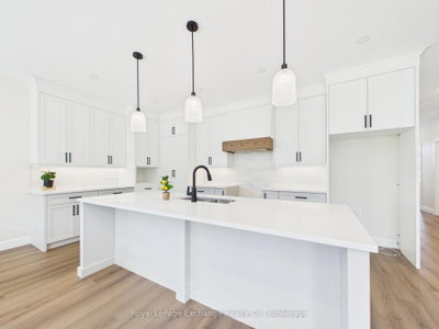 43 Mercedes Crescent • Kincardine, ON photo 6