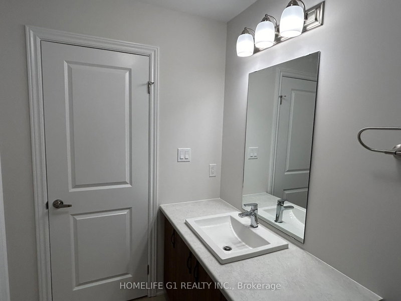 58 Bradley Ave, Welland, L3B 0K1 | Image 3