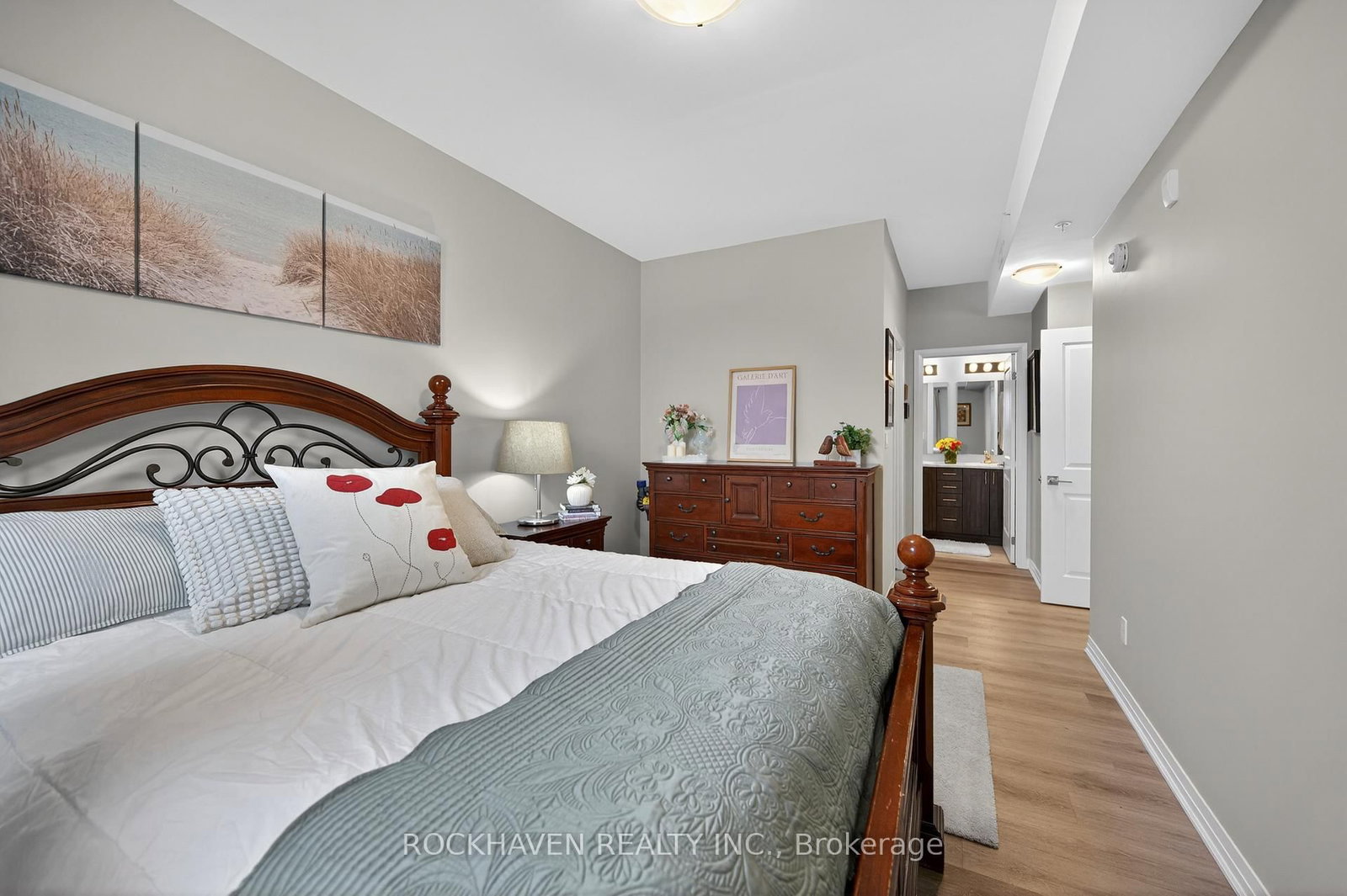 Condo for sale at 209-5 Hamilton Street, Hamilton, Ontario, L8B 2A4 - Waterdown - MLS: X12968134