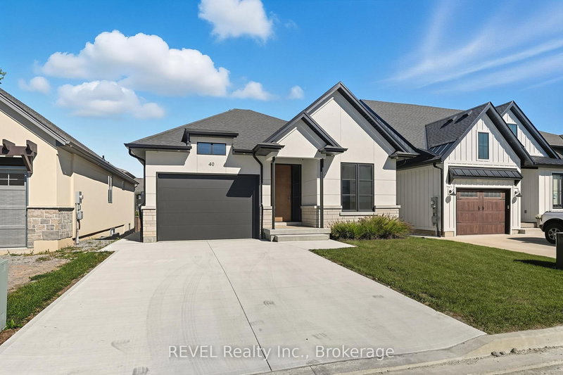 home for sale on 40 IVY Crescent