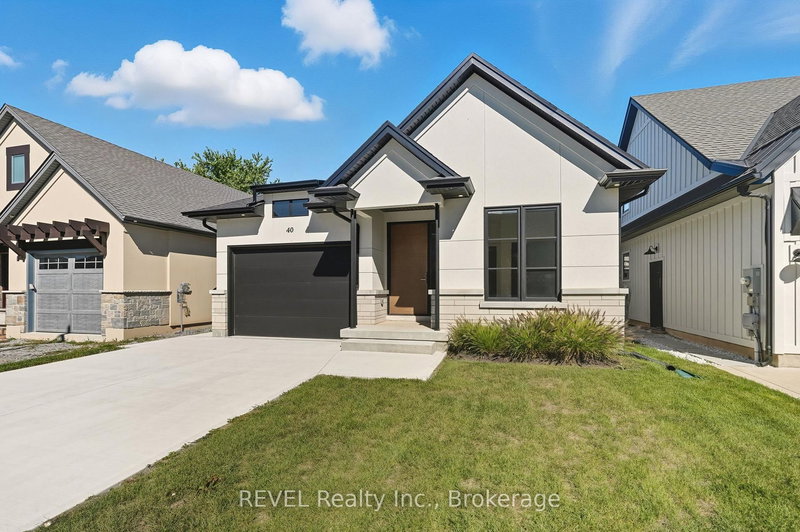 40 IVY Cres, Thorold, L2V 0J9 | Image 3