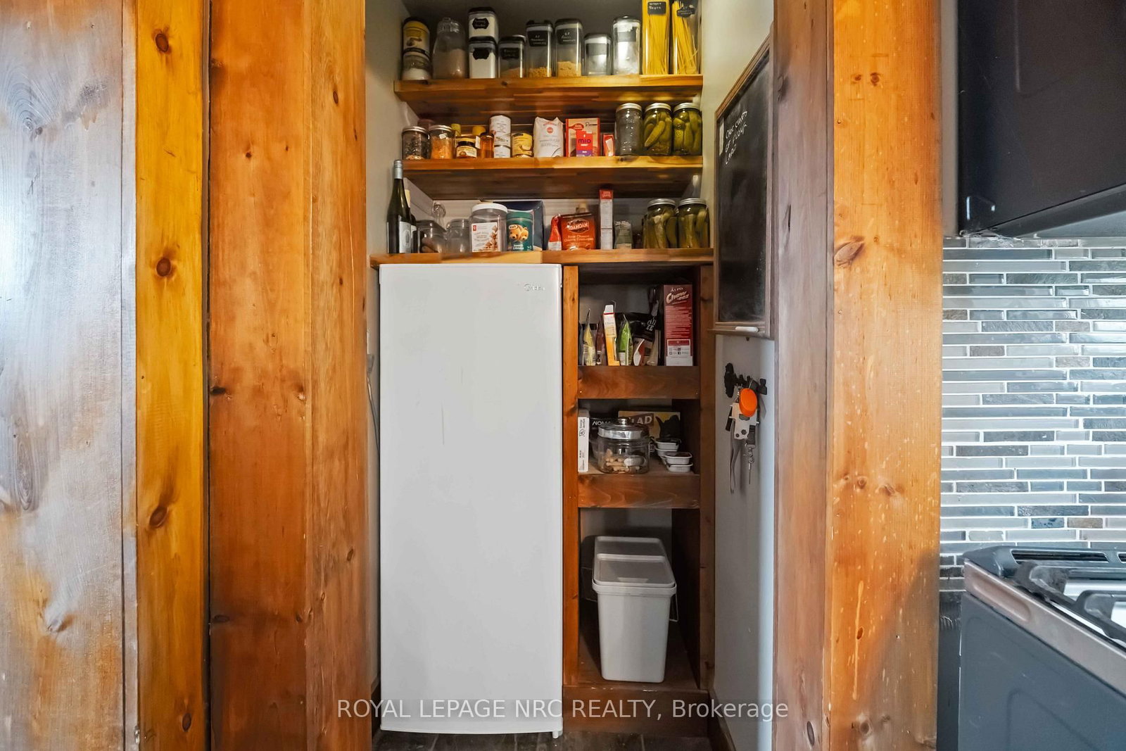 Detached House for sale at 3638 Cutler Street, Fort Erie, Ontario, L0S 1N0 - Ridgeway - MLS: X12968236