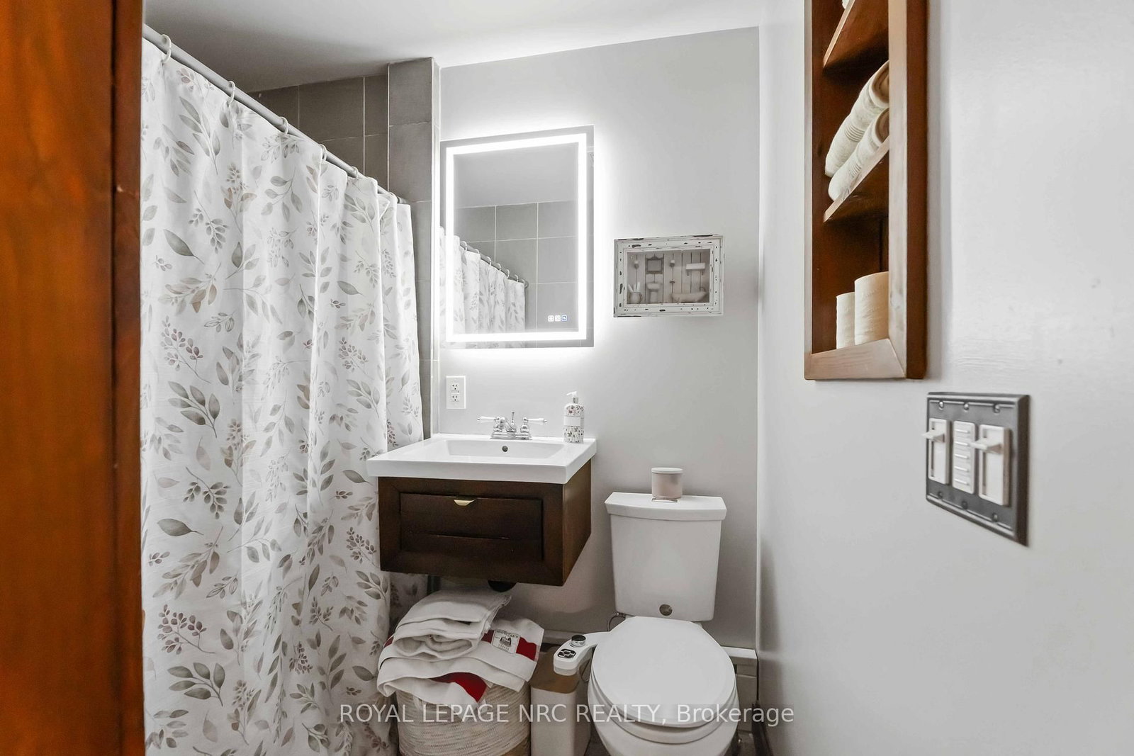 Detached House for sale at 3638 Cutler Street, Fort Erie, Ontario, L0S 1N0 - Ridgeway - MLS: X12968236