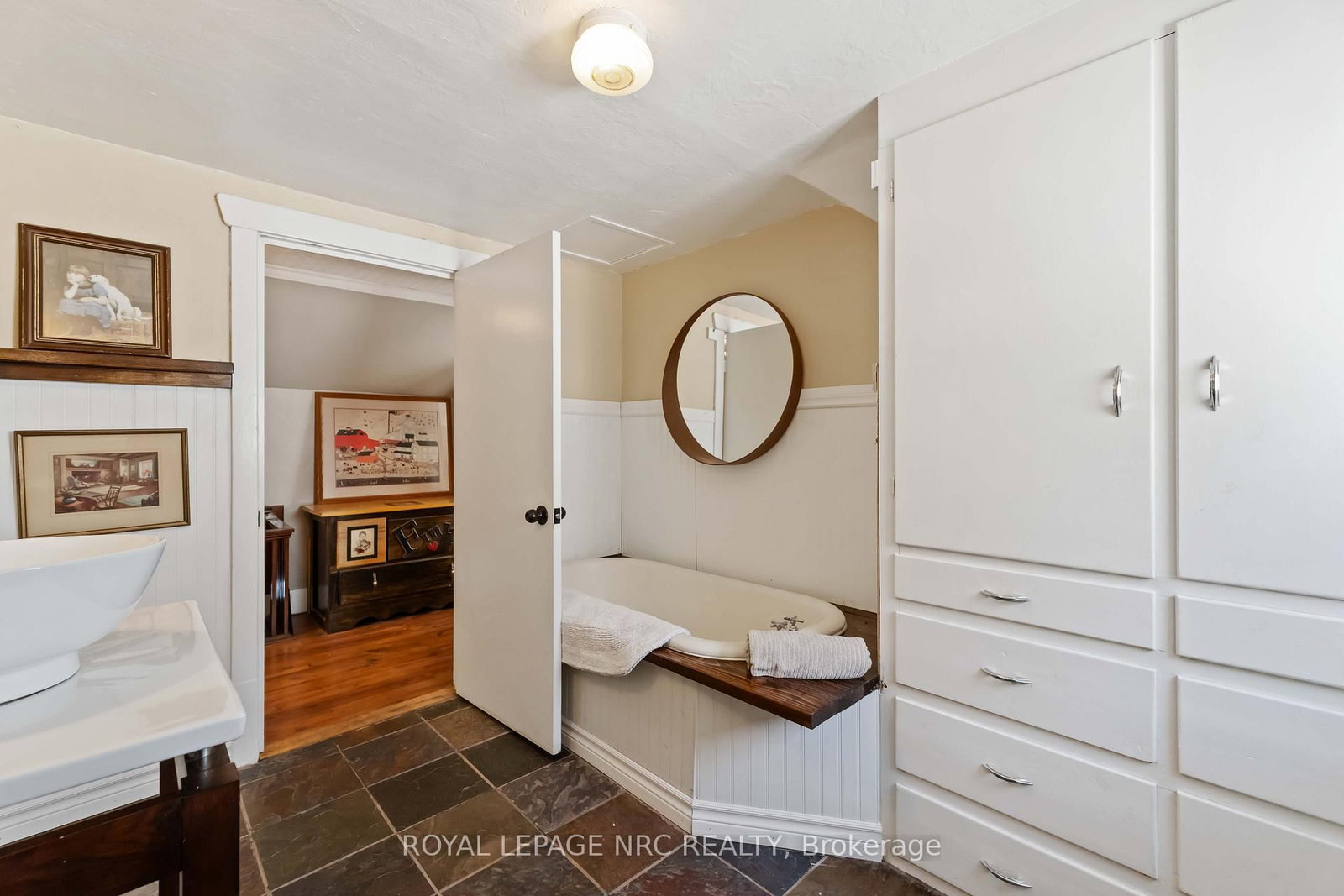 Detached House for sale at 3638 Cutler Street, Fort Erie, Ontario, L0S 1N0 - Ridgeway - MLS: X12968236