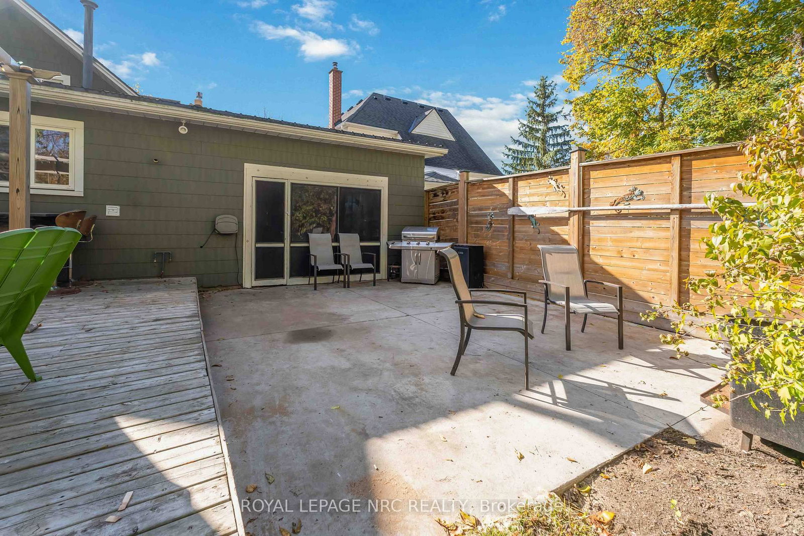 Detached House for sale at 3638 Cutler Street, Fort Erie, Ontario, L0S 1N0 - Ridgeway - MLS: X12968236