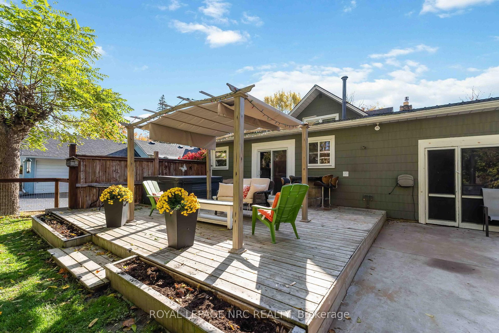 Detached House for sale at 3638 Cutler Street, Fort Erie, Ontario, L0S 1N0 - Ridgeway - MLS: X12968236