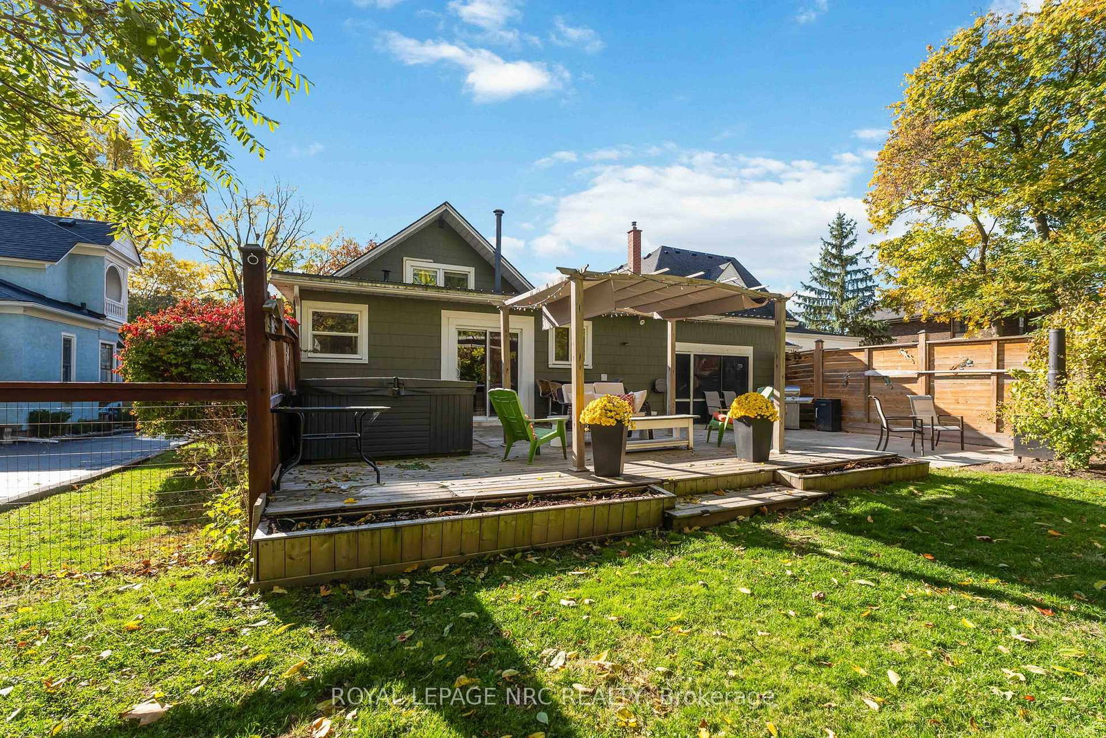 Detached House for sale at 3638 Cutler Street, Fort Erie, Ontario, L0S 1N0 - Ridgeway - MLS: X12968236