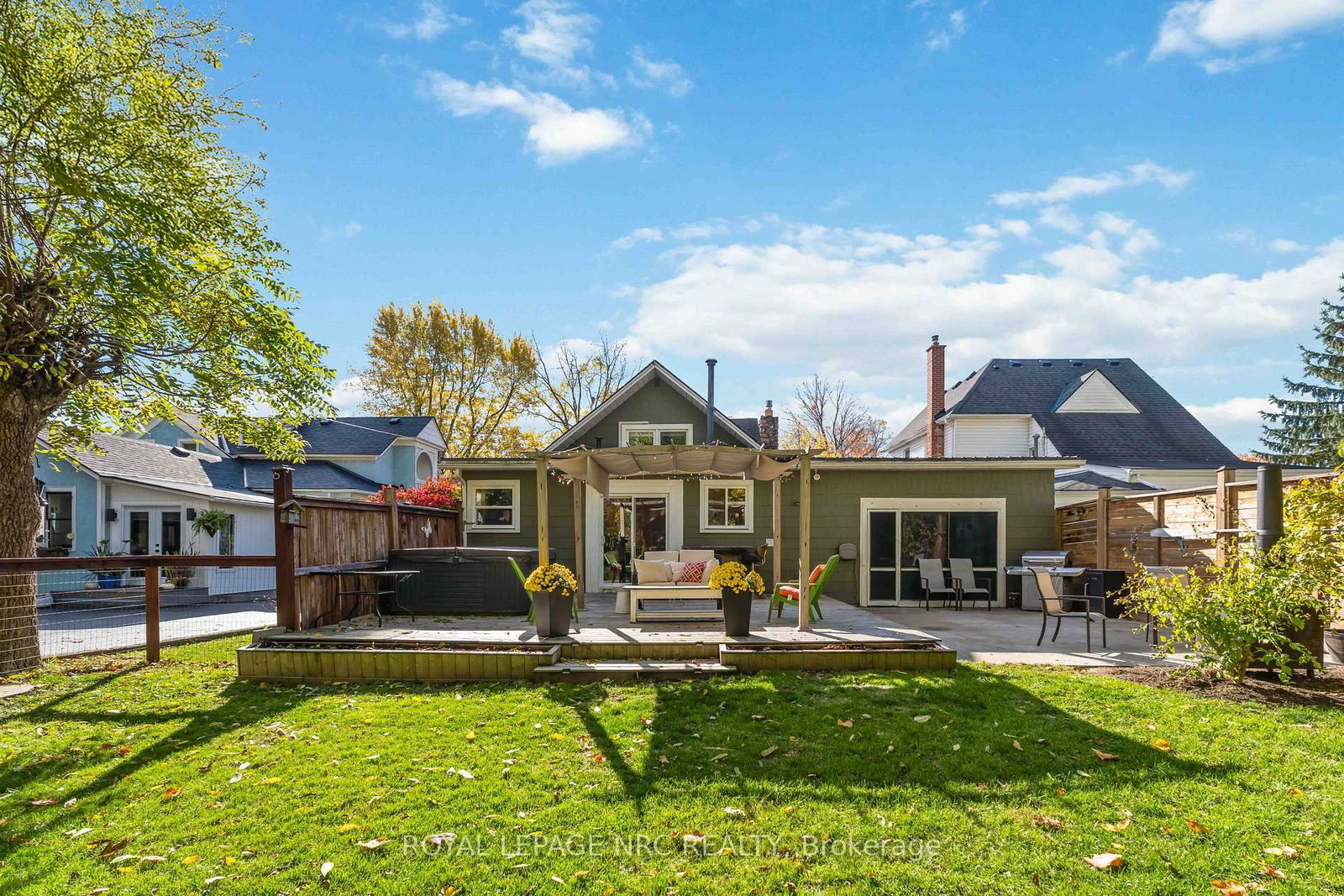 Detached House for sale at 3638 Cutler Street, Fort Erie, Ontario, L0S 1N0 - Ridgeway - MLS: X12968236