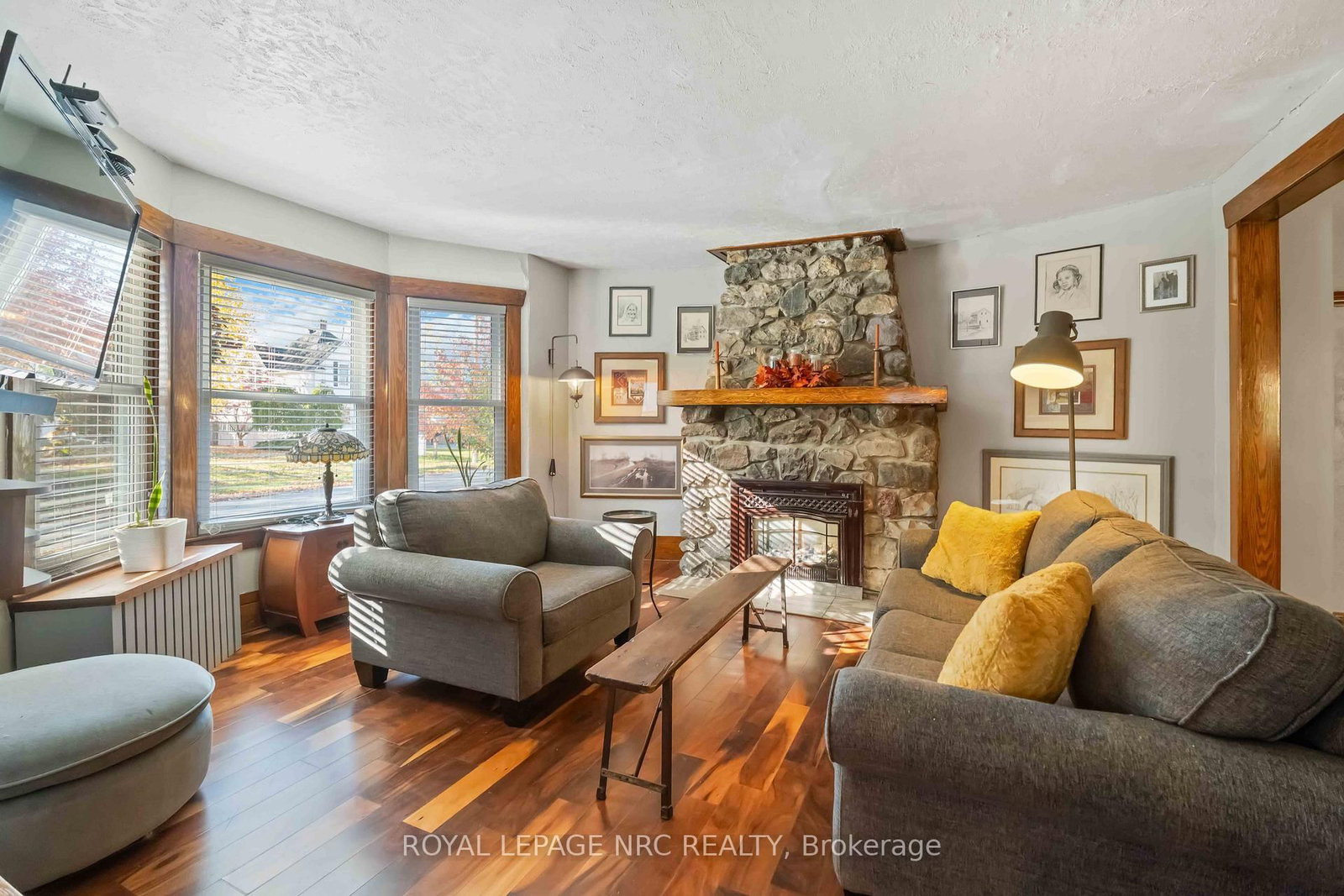 Detached House for sale at 3638 Cutler Street, Fort Erie, Ontario, L0S 1N0 - Ridgeway - MLS: X12968236