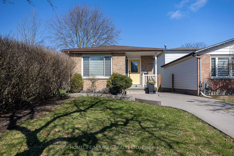 567 Ferndale Crt, London South, N6C 5C2 | Image 2