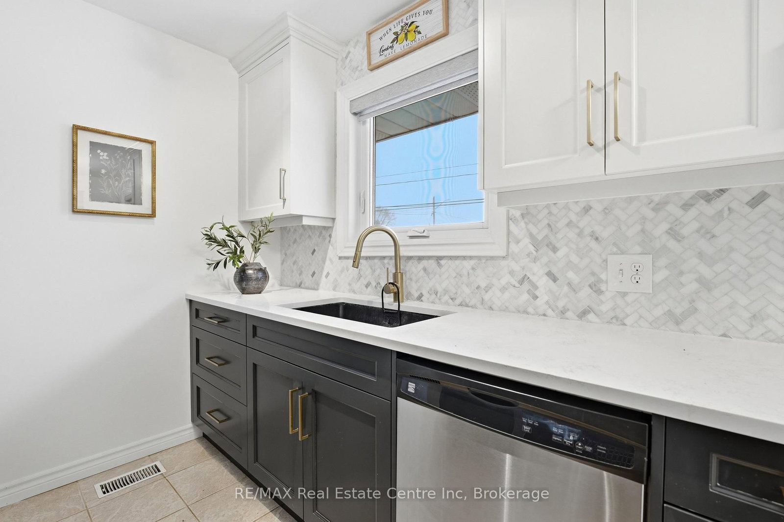 154 Waverley Drive - Photo 8