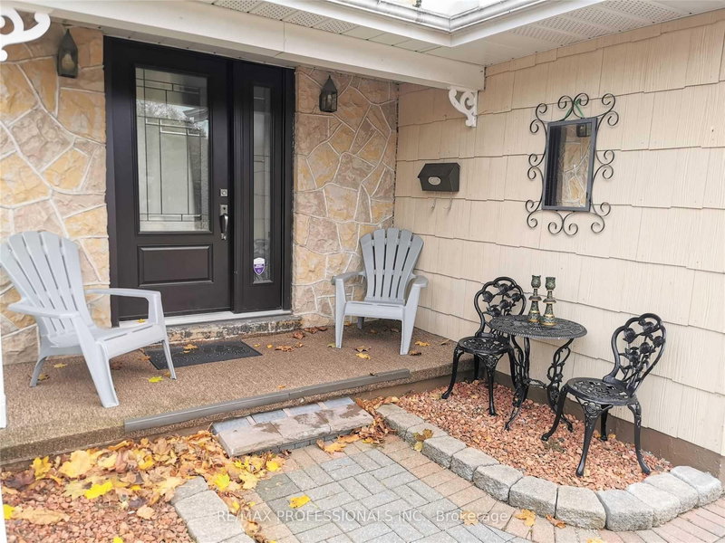 Upper - 77 Roseneath Cres, Kitchener, N2E 1V8 | Image 2