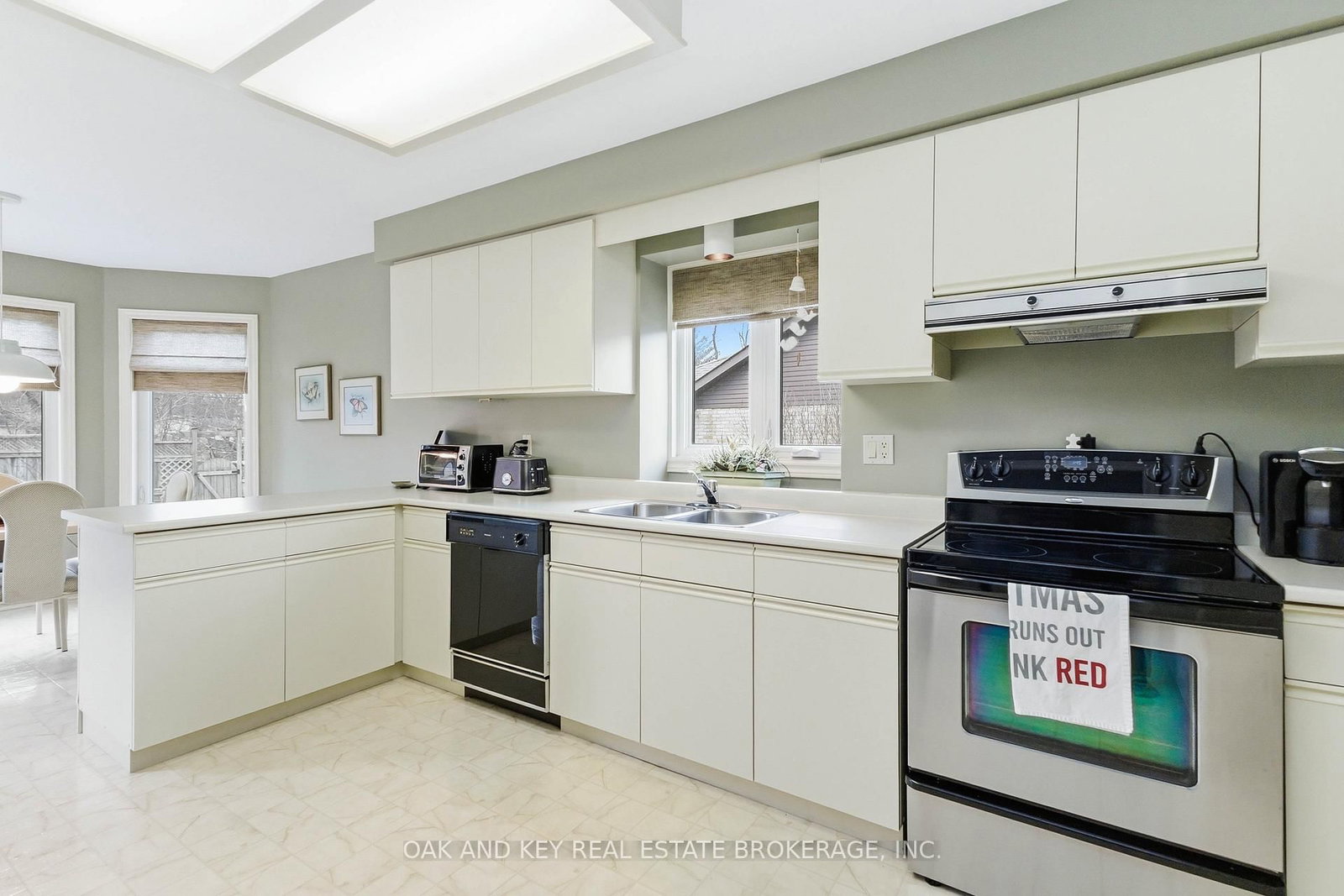 Detached House for sale at 31 Green Hedge Lane, London North, Ontario, N6H 4Z3 - North O - MLS: X12968658