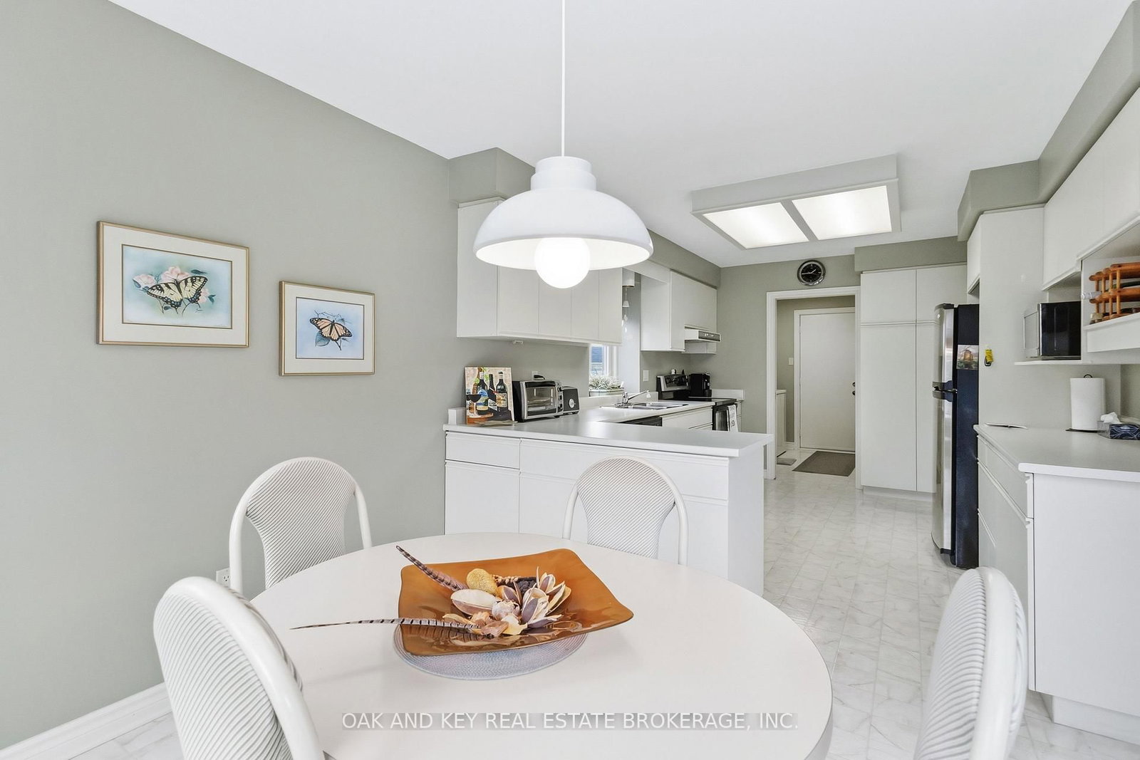 Detached House for sale at 31 Green Hedge Lane, London North, Ontario, N6H 4Z3 - North O - MLS: X12968658