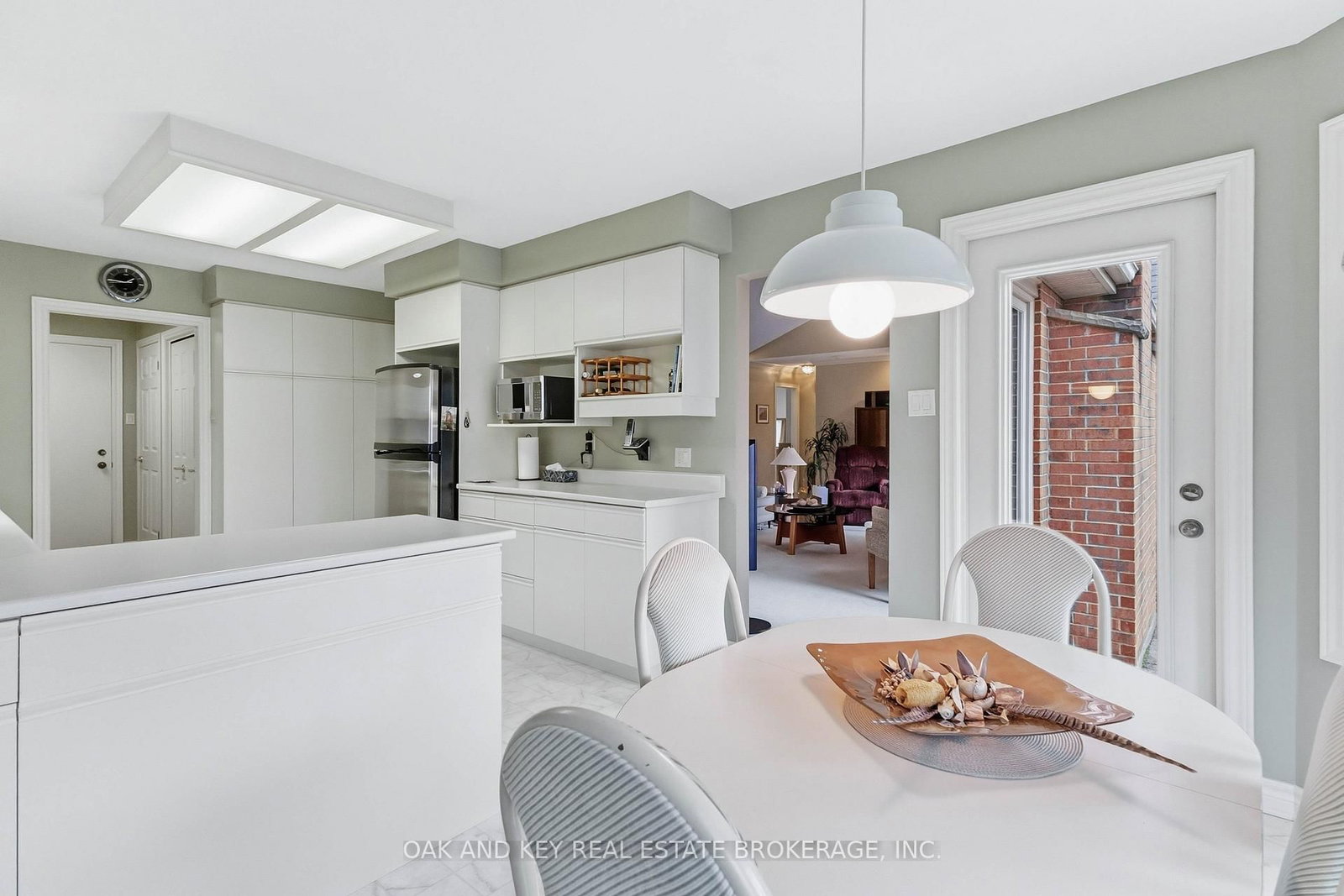 Detached House for sale at 31 Green Hedge Lane, London North, Ontario, N6H 4Z3 - North O - MLS: X12968658