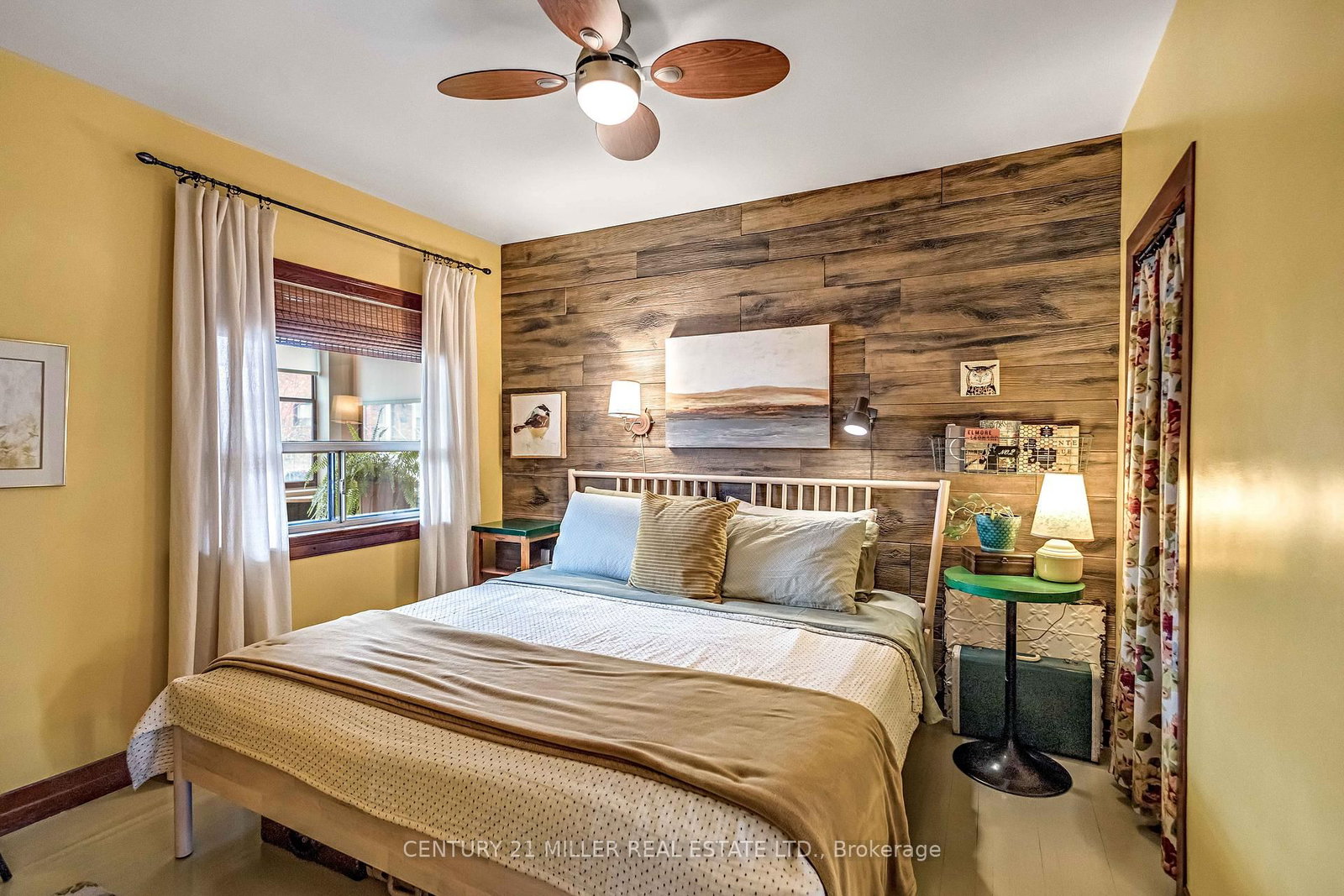 Detached House for sale at 135 Macaulay Street, Hamilton, Ontario, L8L 3X5 - North End - MLS: X12968868