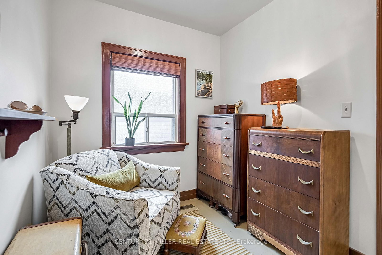 Detached House for sale at 135 Macaulay Street, Hamilton, Ontario, L8L 3X5 - North End - MLS: X12968868