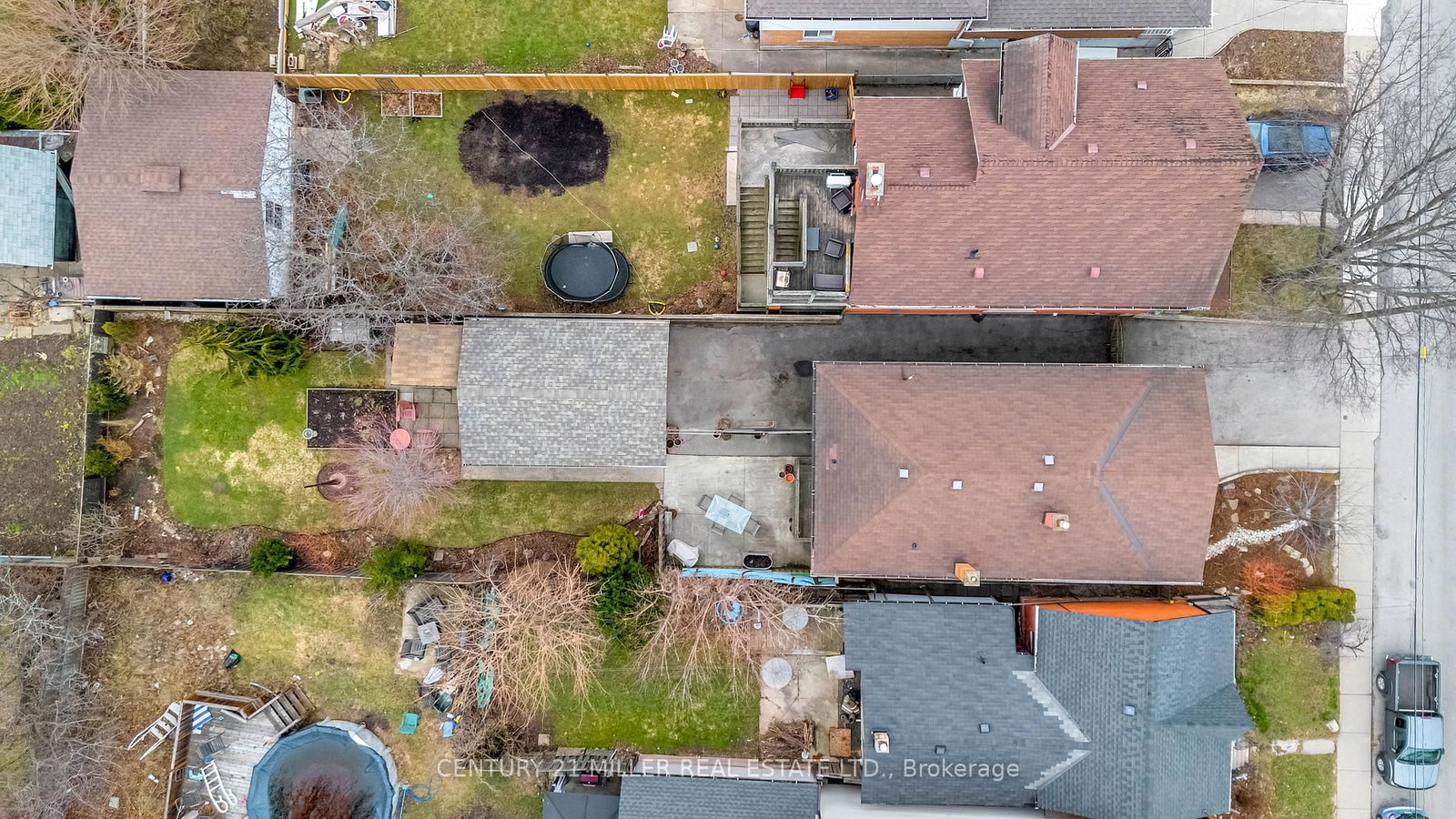 Detached House for sale at 135 Macaulay Street, Hamilton, Ontario, L8L 3X5 - North End - MLS: X12968868