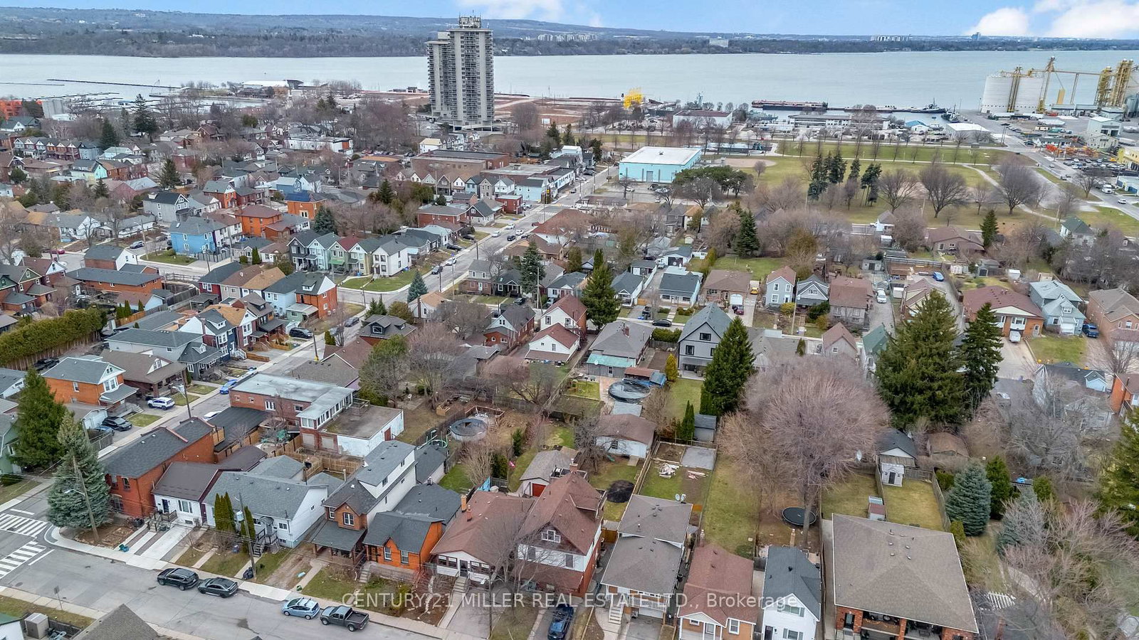 Detached House for sale at 135 Macaulay Street, Hamilton, Ontario, L8L 3X5 - North End - MLS: X12968868