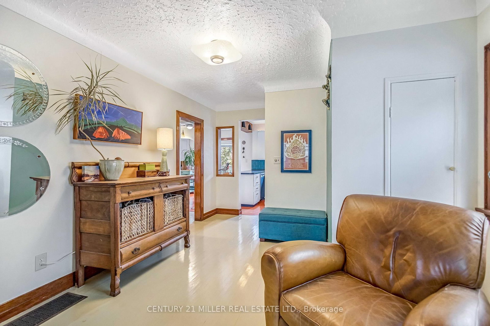 Detached House for sale at 135 Macaulay Street, Hamilton, Ontario, L8L 3X5 - North End - MLS: X12968868