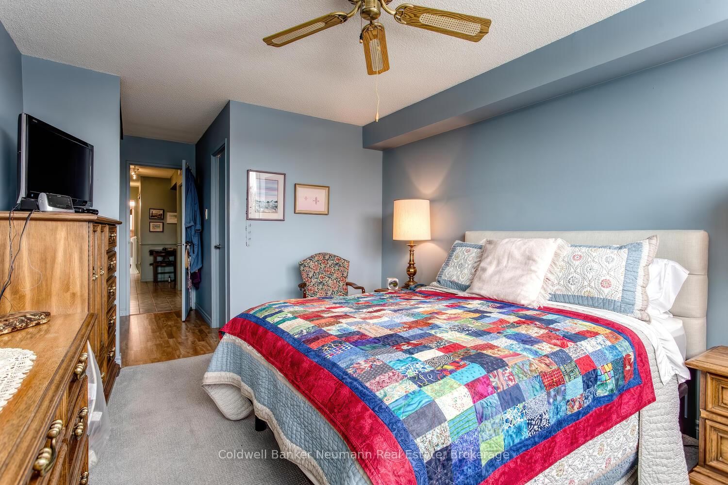 23 Woodlawn Road E, Unit 205 - Photo 22