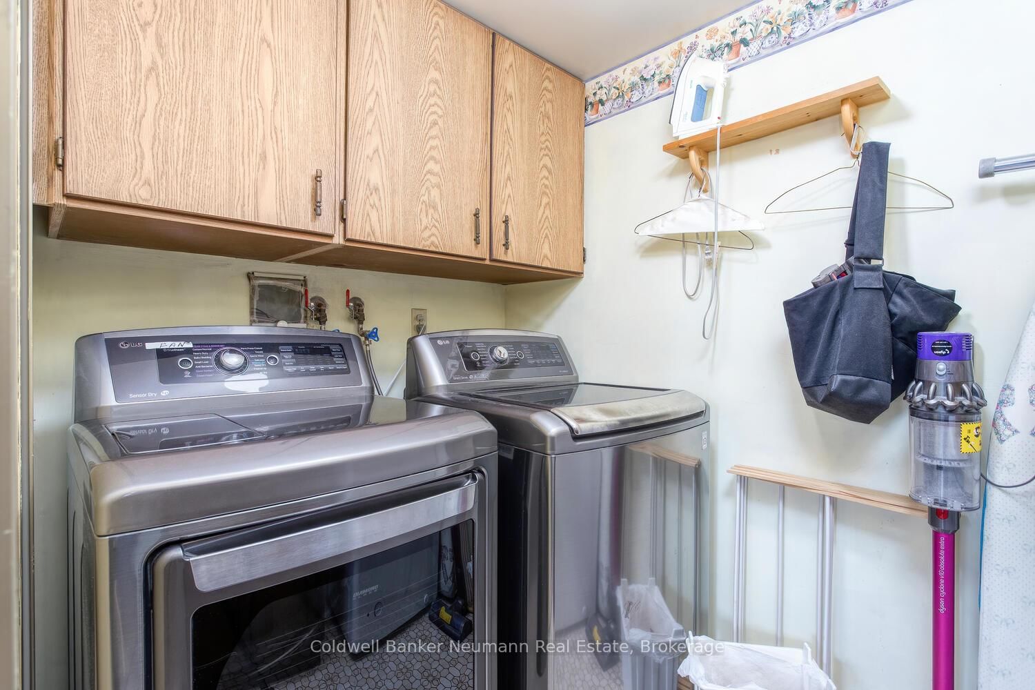 23 Woodlawn Road E, Unit 205 - Photo 31