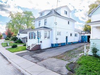 4674 Ryerson Crescent