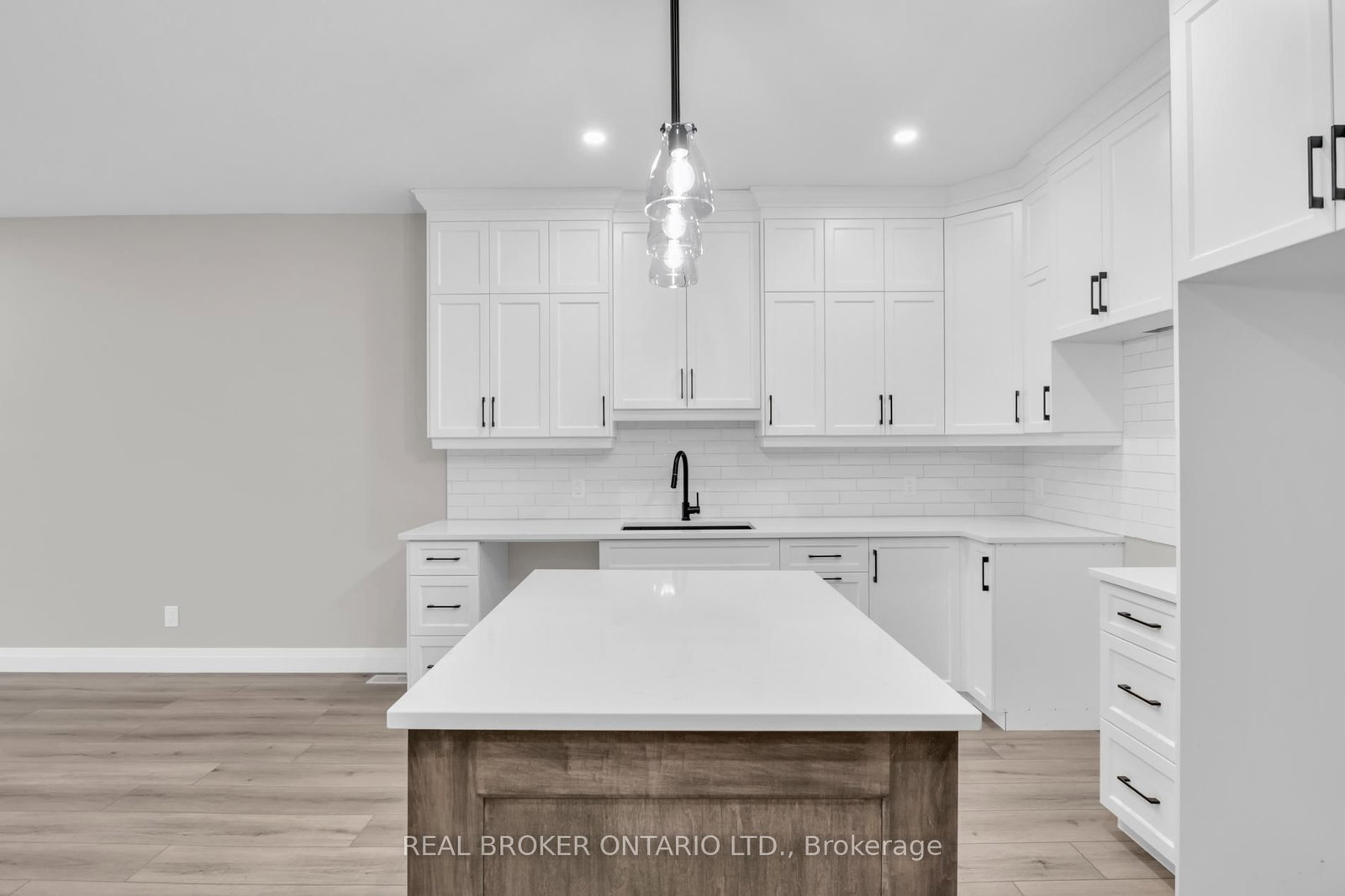 29 Weymouth Street • #27 • Woolwich, ON photo 11