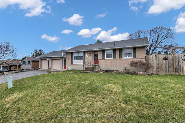 107 Elmwood Crescent