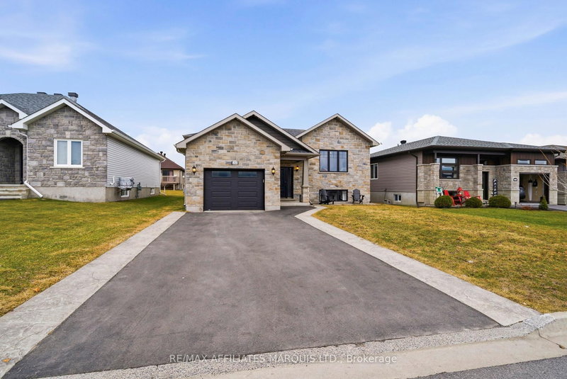 252 Eastport Dr, Cornwall, K6H 0H1 | Image 3