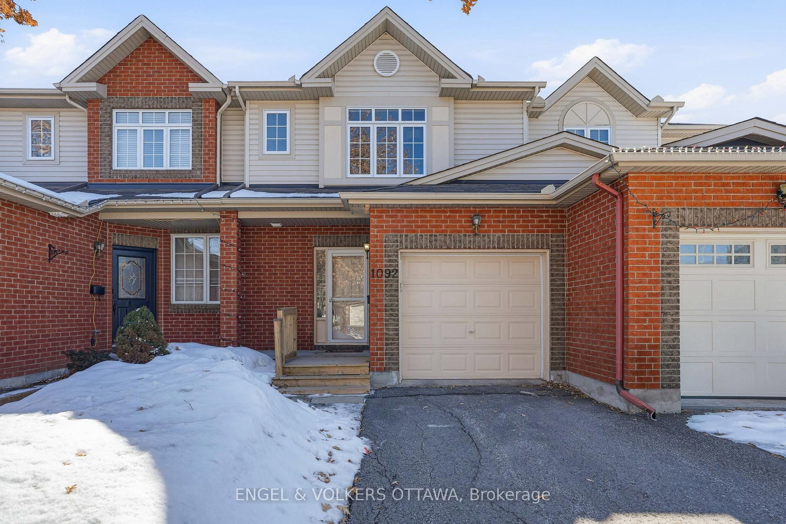 Townhouse for sale at 1092 Brasseur Crescent, Ottawa, Ontario, K4A 5A1 - Fallingbrook/Gardenway South - MLS: X12969146