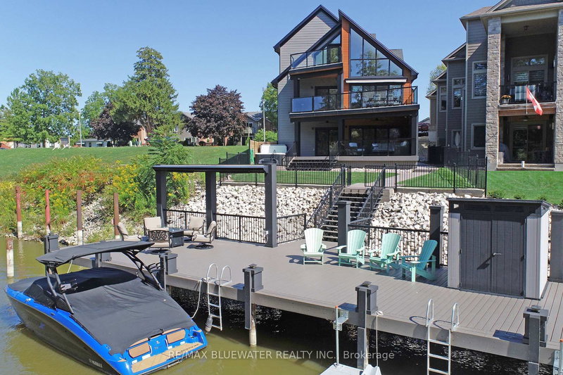 23 Sauble River Rd, Lambton Shores, N0M 1T0 | Image 2