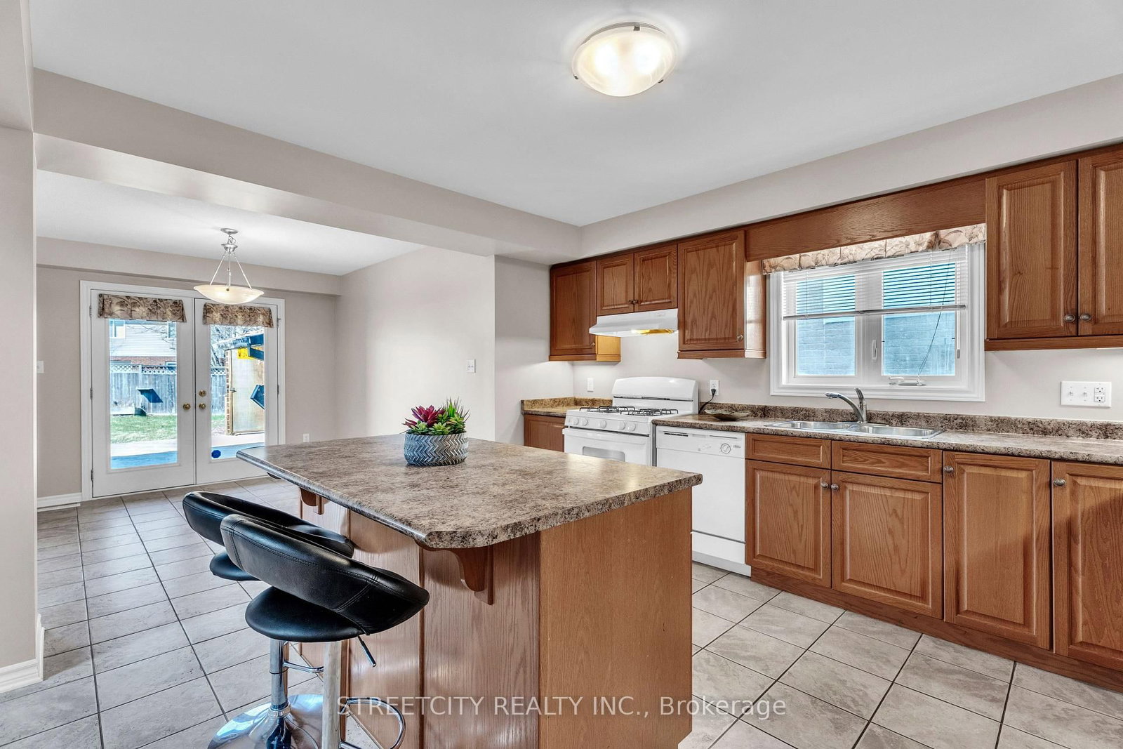 Detached House for sale at 546 MAPLEWOOD Lane, London North, Ontario, N6H 0A7 - North M - MLS: X12969208