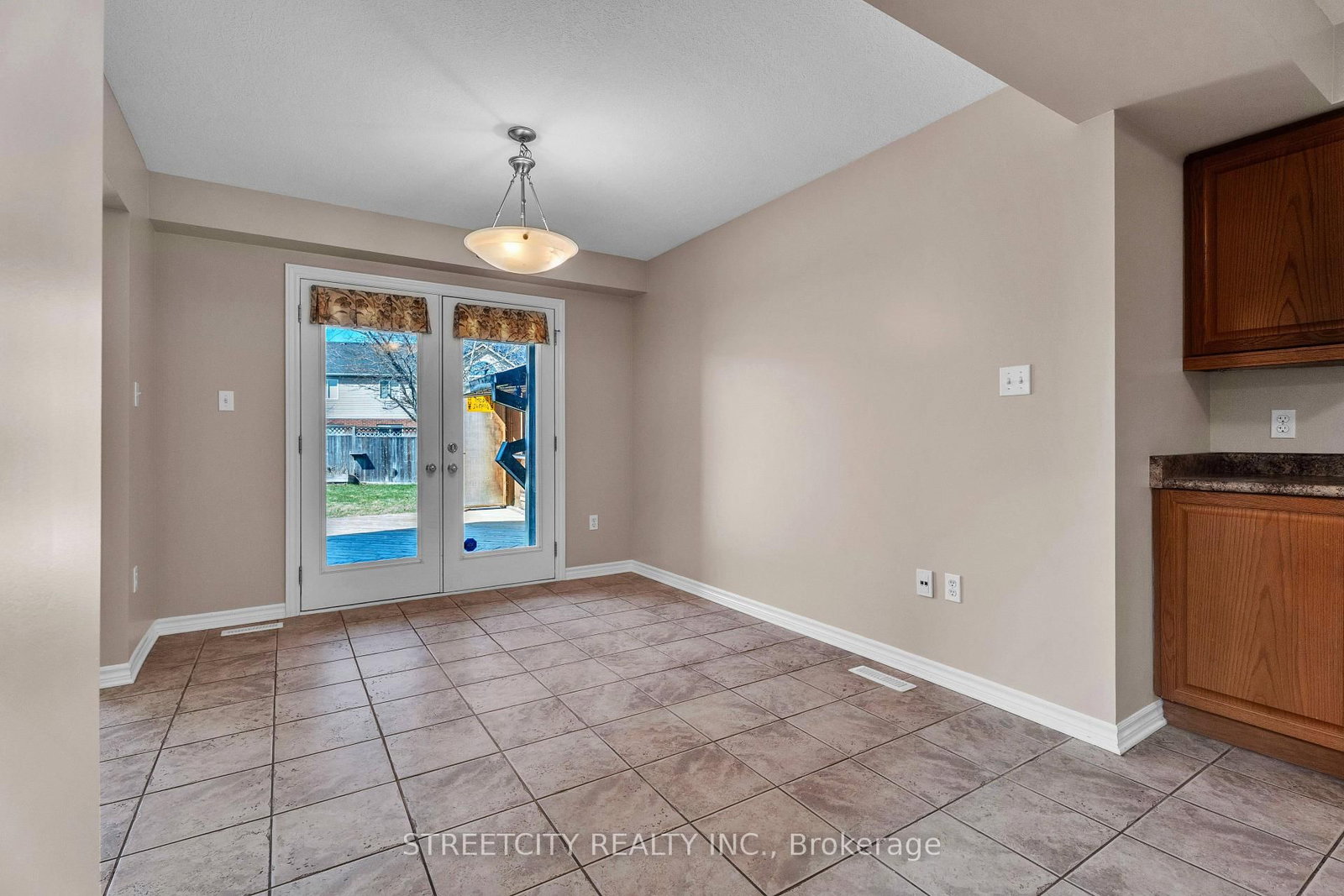 Detached House for sale at 546 MAPLEWOOD Lane, London North, Ontario, N6H 0A7 - North M - MLS: X12969208