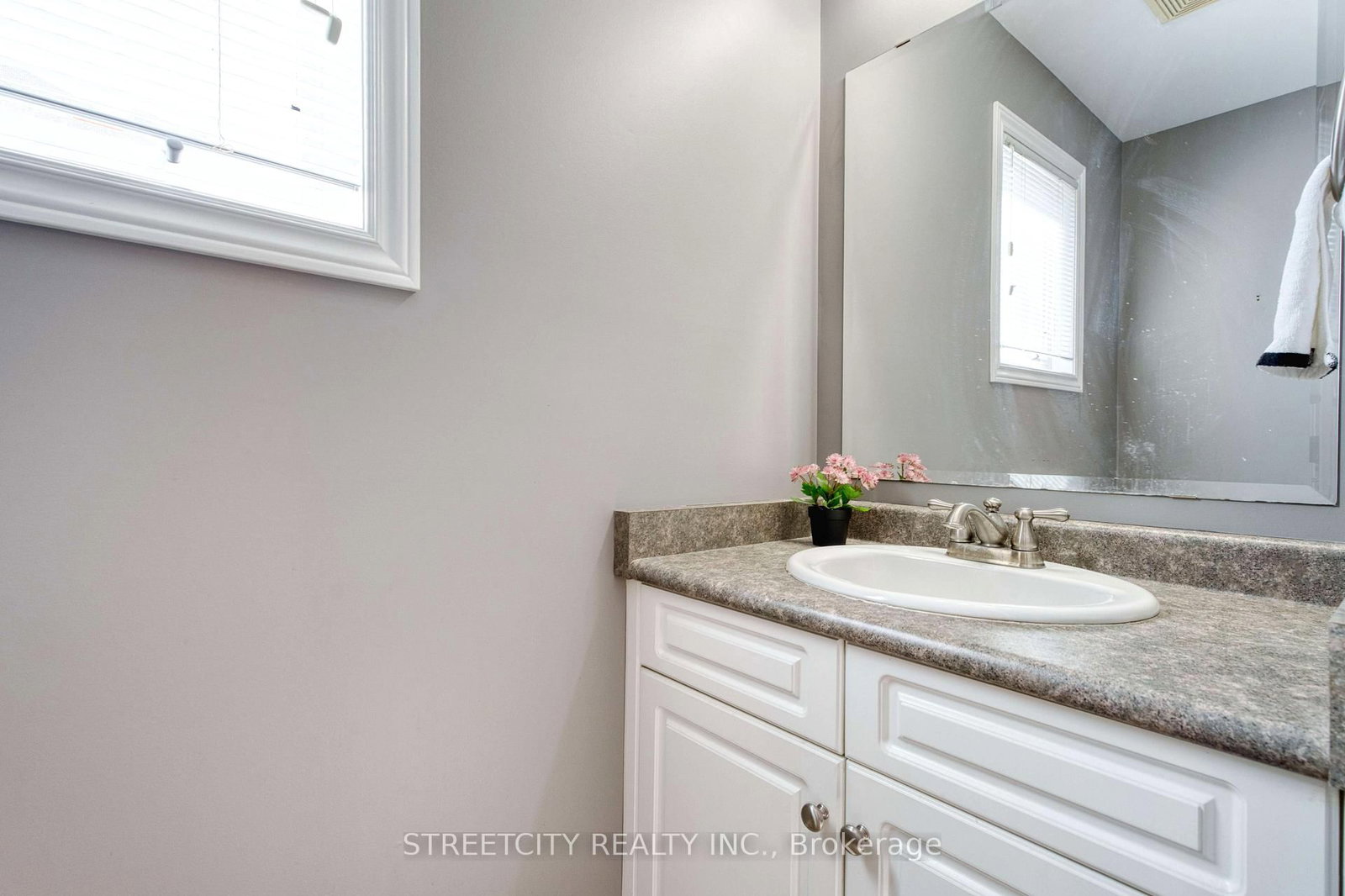 Detached House for sale at 546 MAPLEWOOD Lane, London North, Ontario, N6H 0A7 - North M - MLS: X12969208