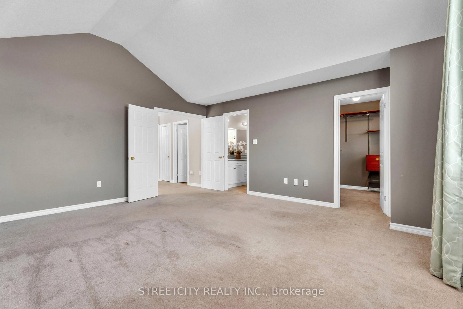 Detached House for sale at 546 MAPLEWOOD Lane, London North, Ontario, N6H 0A7 - North M - MLS: X12969208