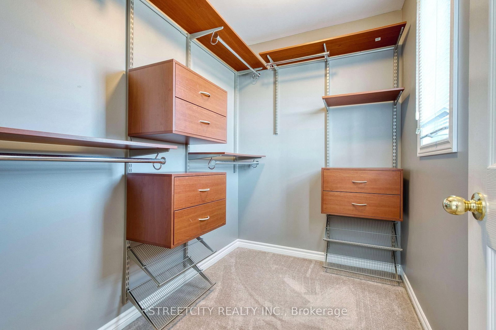 Detached House for sale at 546 MAPLEWOOD Lane, London North, Ontario, N6H 0A7 - North M - MLS: X12969208