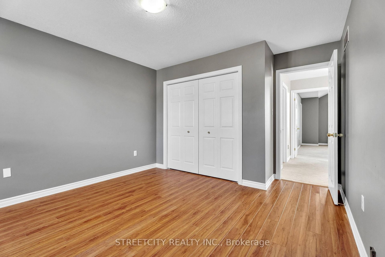 Detached House for sale at 546 MAPLEWOOD Lane, London North, Ontario, N6H 0A7 - North M - MLS: X12969208