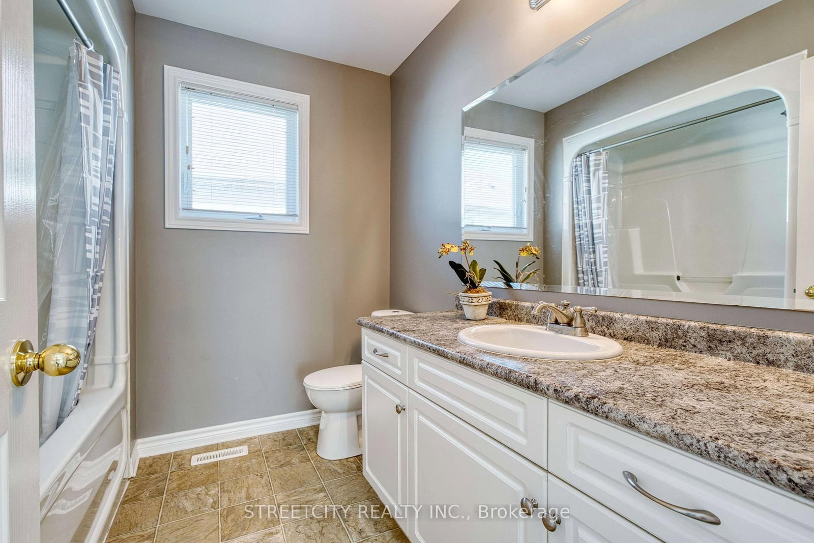 Detached House for sale at 546 MAPLEWOOD Lane, London North, Ontario, N6H 0A7 - North M - MLS: X12969208