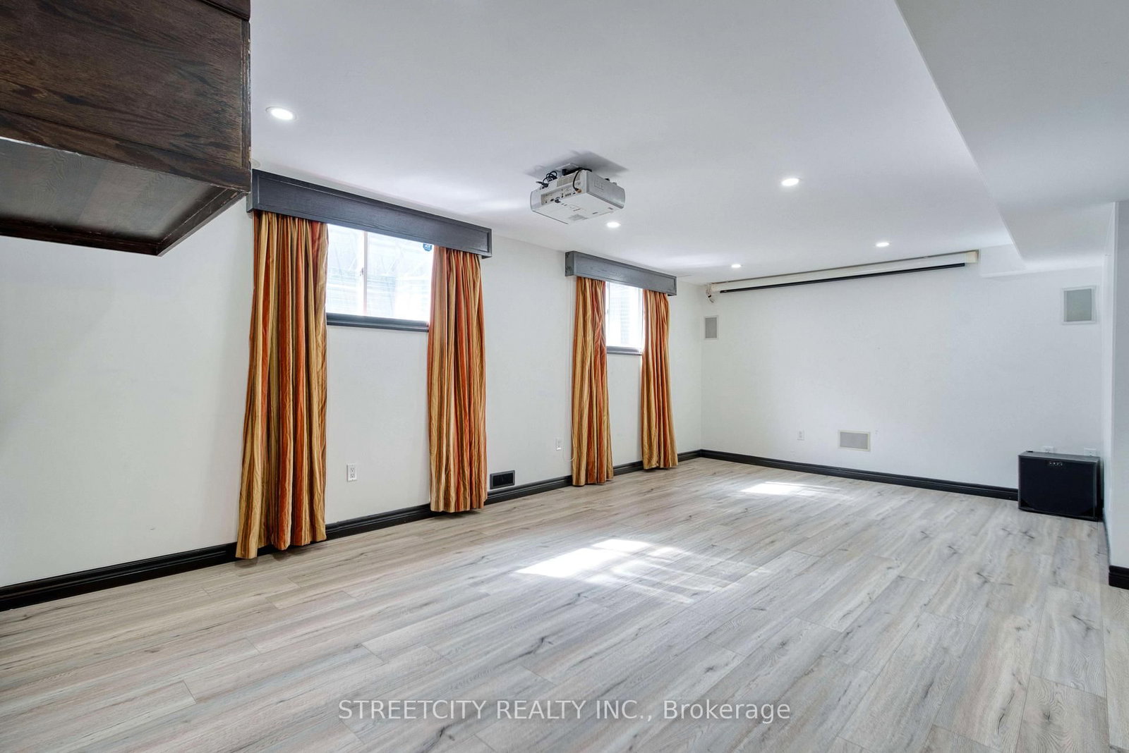 Detached House for sale at 546 MAPLEWOOD Lane, London North, Ontario, N6H 0A7 - North M - MLS: X12969208