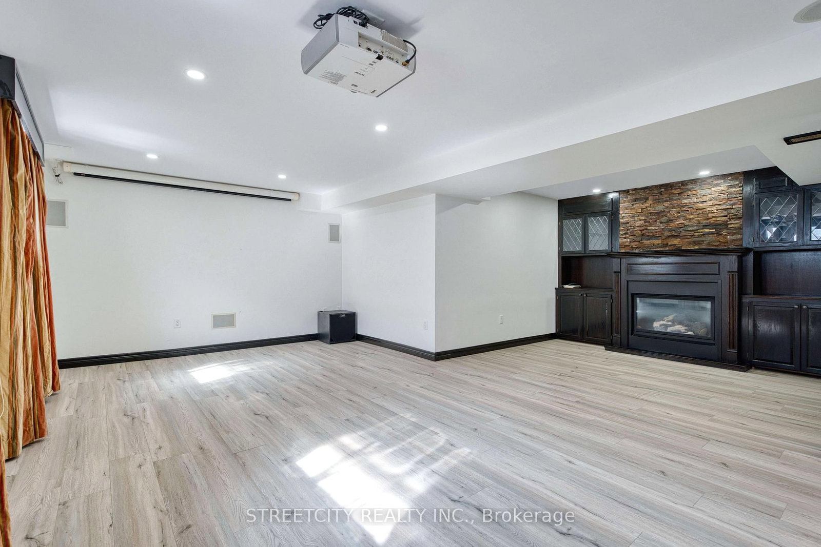 Detached House for sale at 546 MAPLEWOOD Lane, London North, Ontario, N6H 0A7 - North M - MLS: X12969208