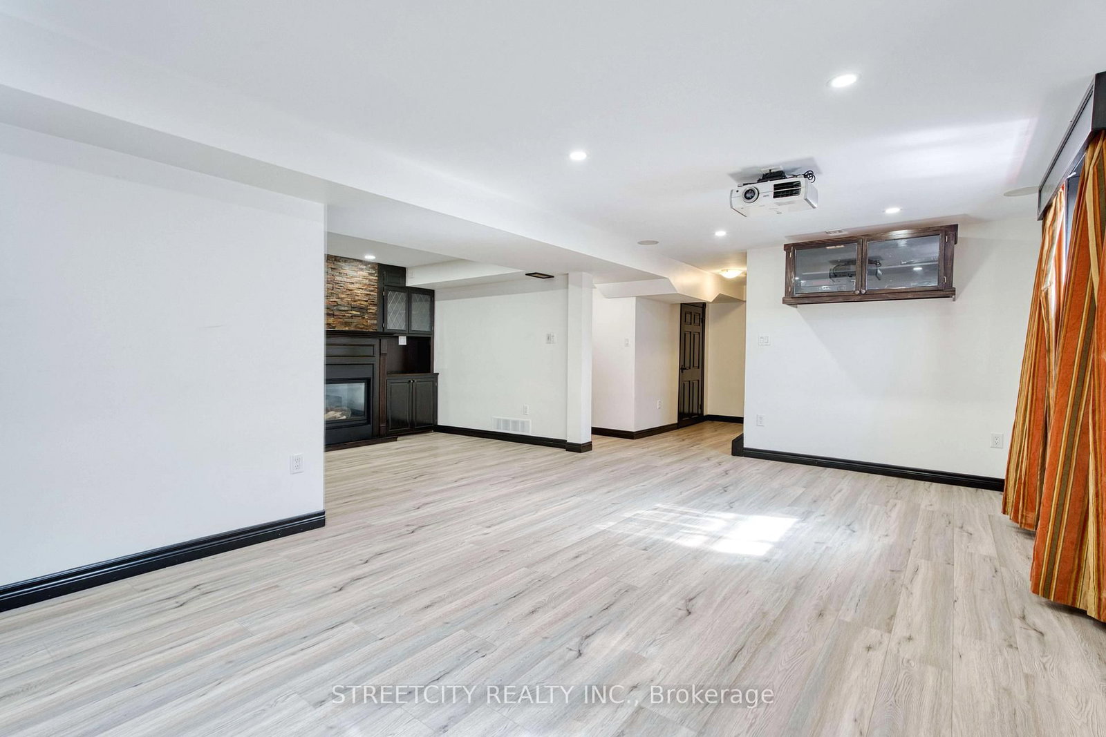 Detached House for sale at 546 MAPLEWOOD Lane, London North, Ontario, N6H 0A7 - North M - MLS: X12969208