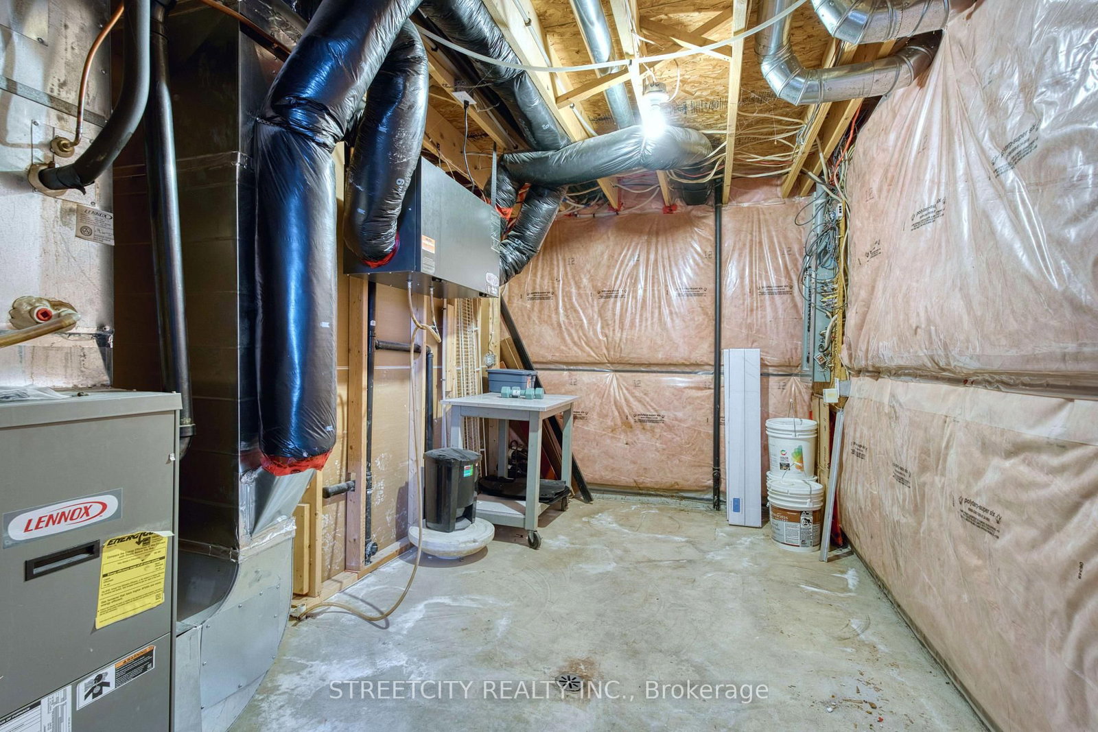 Detached House for sale at 546 MAPLEWOOD Lane, London North, Ontario, N6H 0A7 - North M - MLS: X12969208