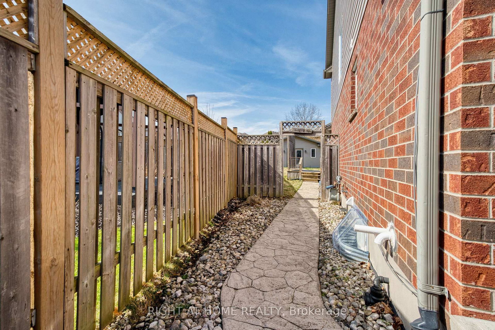546 MAPLEWOOD Lane • London North, ON photo 39