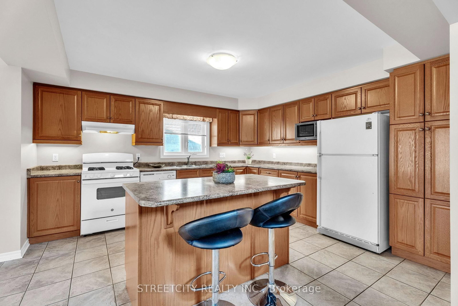 Detached House for sale at 546 MAPLEWOOD Lane, London North, Ontario, N6H 0A7 - North M - MLS: X12969208