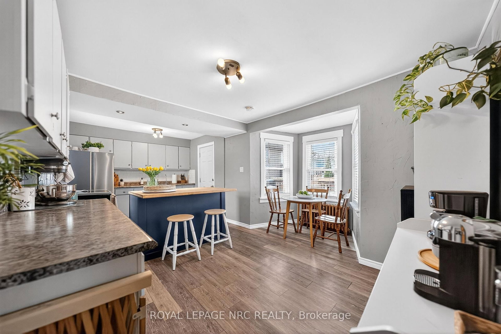 Detached House for sale at 23 Pinecrest Avenue, St. Catharines, Ontario, L2T 1C6 - Burleigh Hill - MLS: X12969216