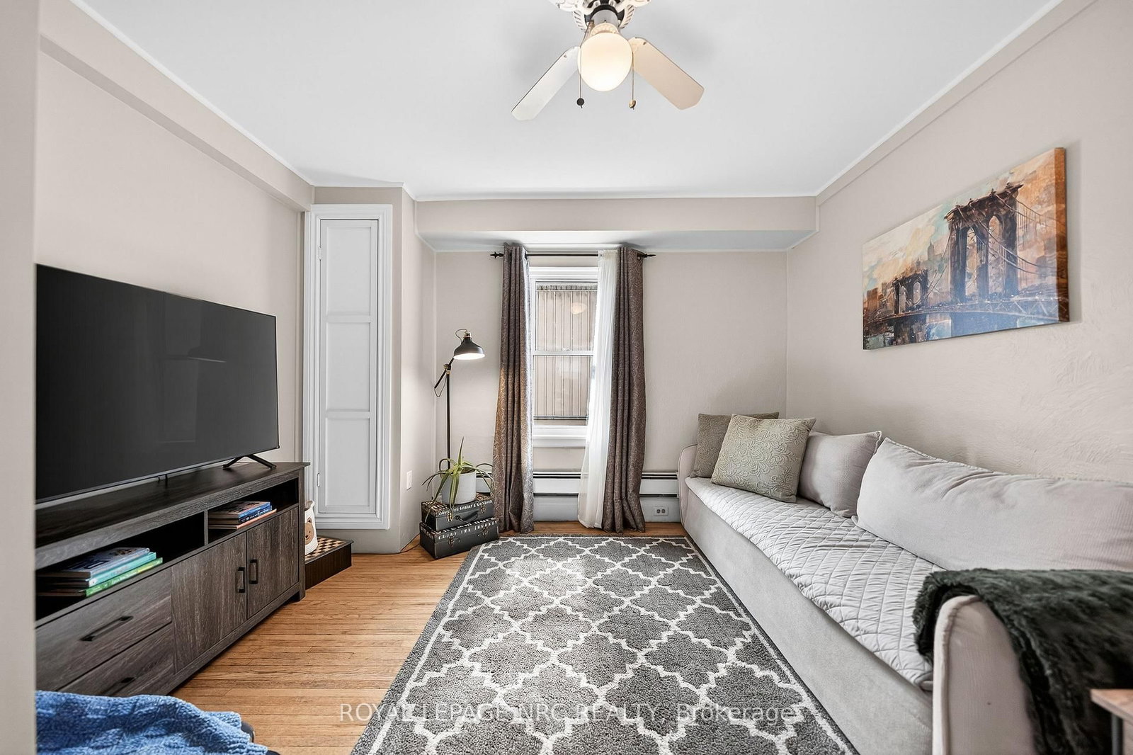 Detached House for sale at 23 Pinecrest Avenue, St. Catharines, Ontario, L2T 1C6 - Burleigh Hill - MLS: X12969216