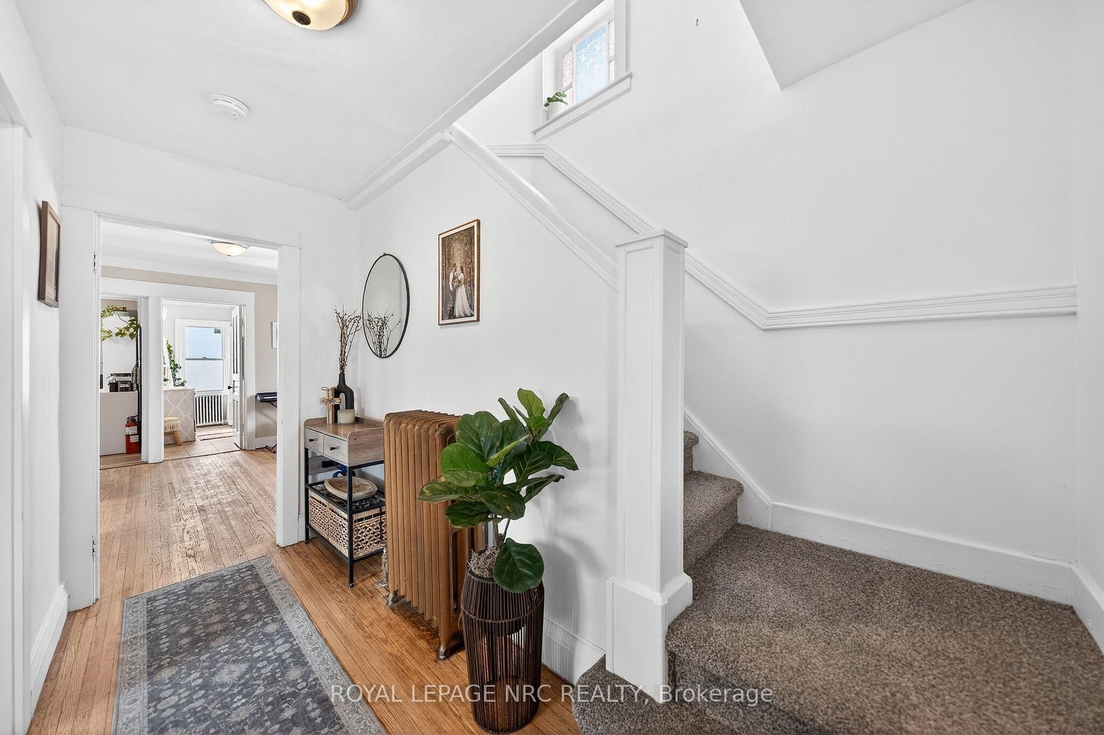 Detached House for sale at 23 Pinecrest Avenue, St. Catharines, Ontario, L2T 1C6 - Burleigh Hill - MLS: X12969216