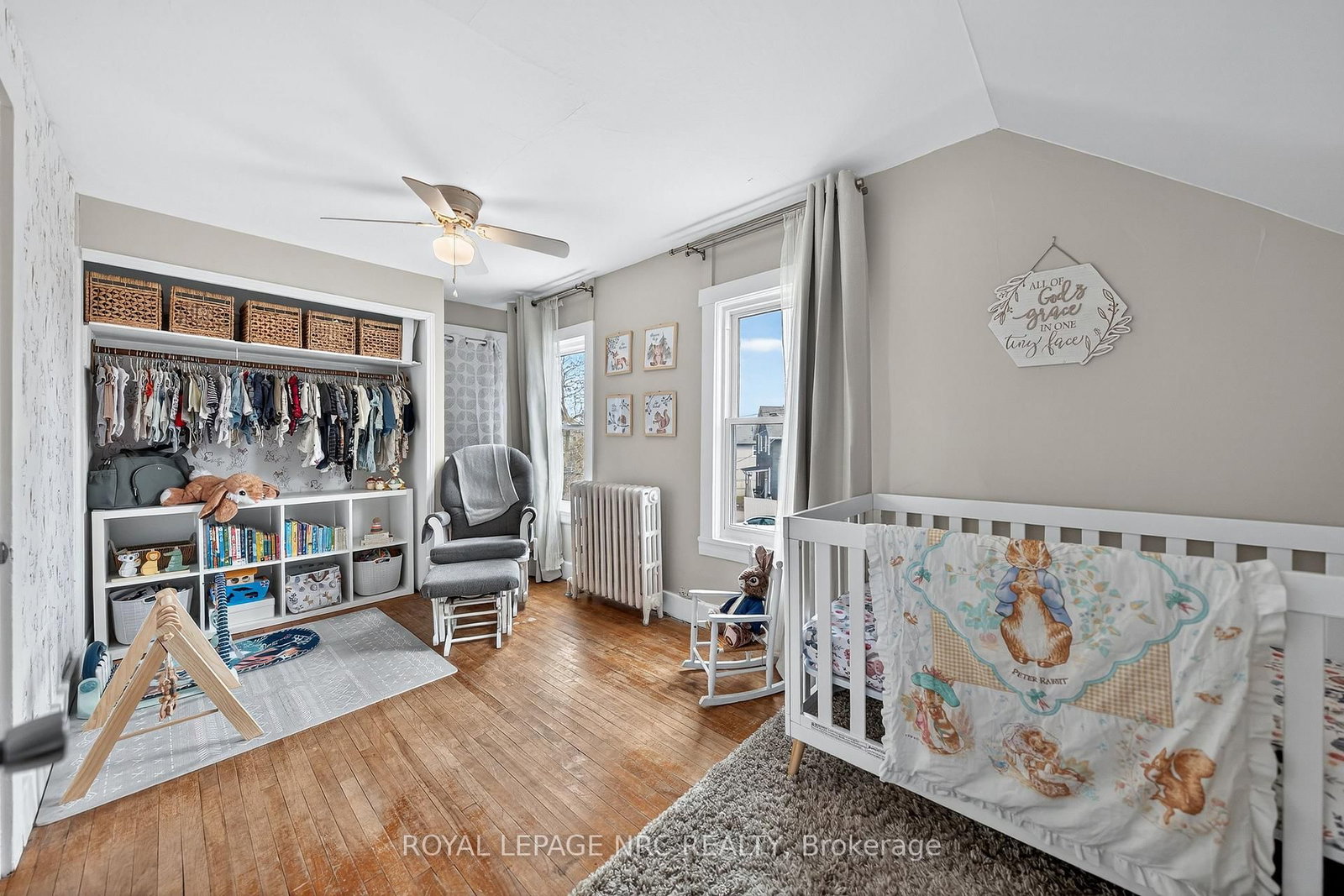 Detached House for sale at 23 Pinecrest Avenue, St. Catharines, Ontario, L2T 1C6 - Burleigh Hill - MLS: X12969216