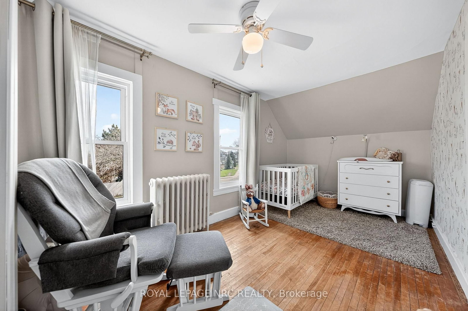 Detached House for sale at 23 Pinecrest Avenue, St. Catharines, Ontario, L2T 1C6 - Burleigh Hill - MLS: X12969216